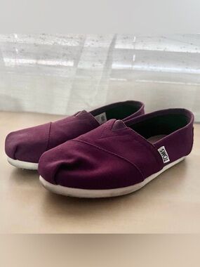 Toms Classic Alpargata Slip-On Shoes size 5